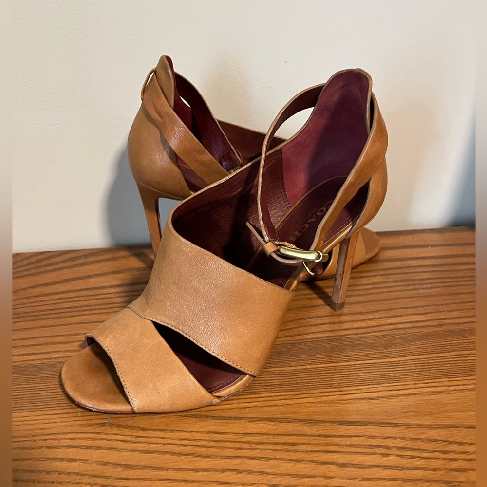 Coach leather heel size 6.5